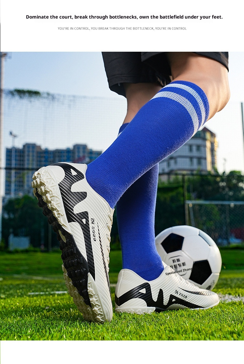 ShoeGlobe New Jinjiang For Men, Women, Teenagers, Children, Students, Long Broken Studs, Professional Training Soccer Shoes_voghion.com