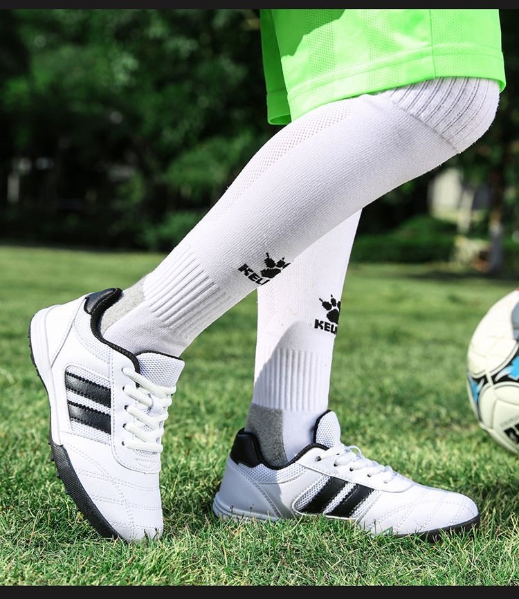 ShoeGlobe New With Studs For Children, Turf Soccer Shoes, Elementary School Girls' Flat Non-Slip Breathable Indoor Training Shoes_voghion.com