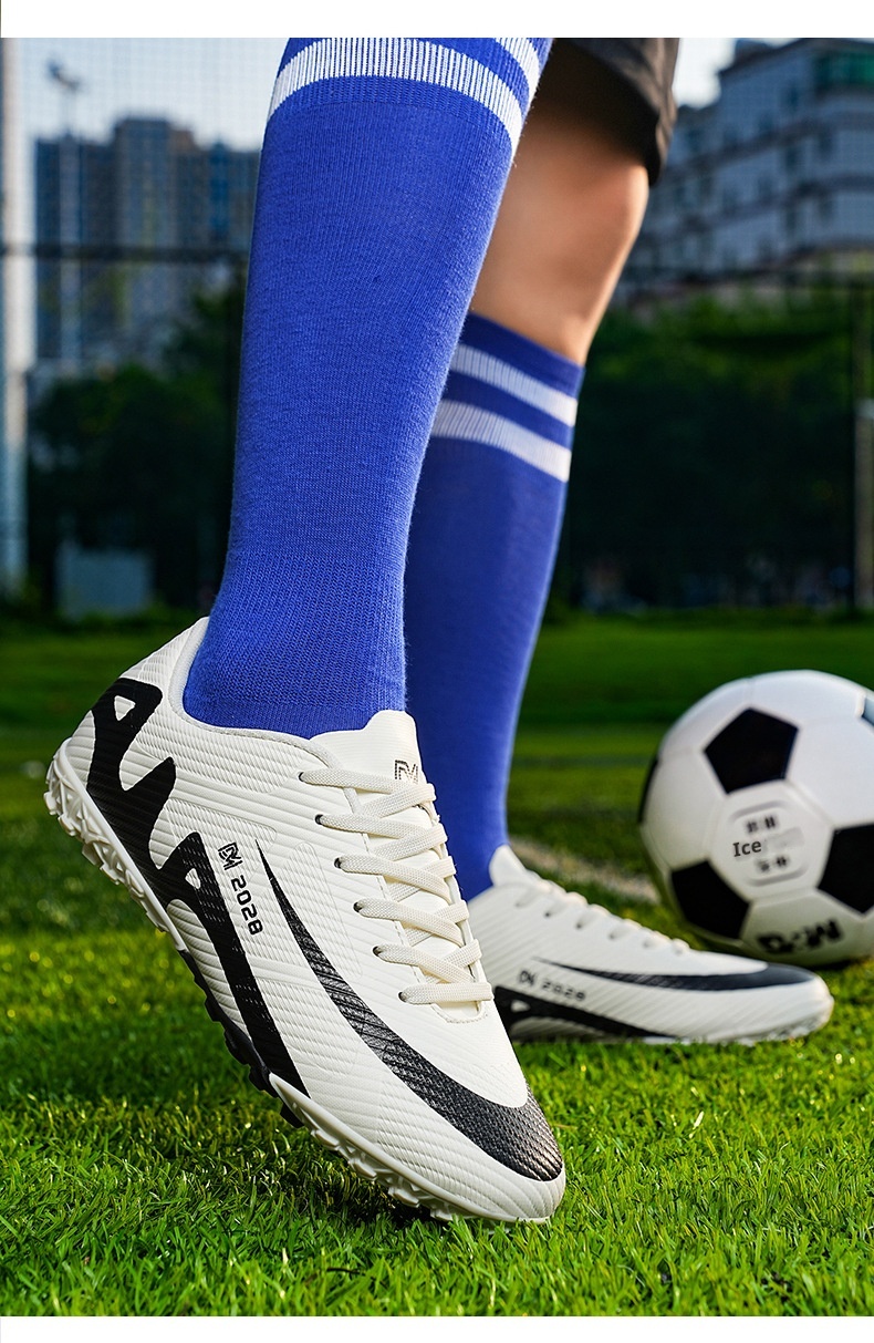 ShoeGlobe New Jinjiang For Men, Women, Teenagers, Children, Students, Long Broken Studs, Professional Training Soccer Shoes_voghion.com