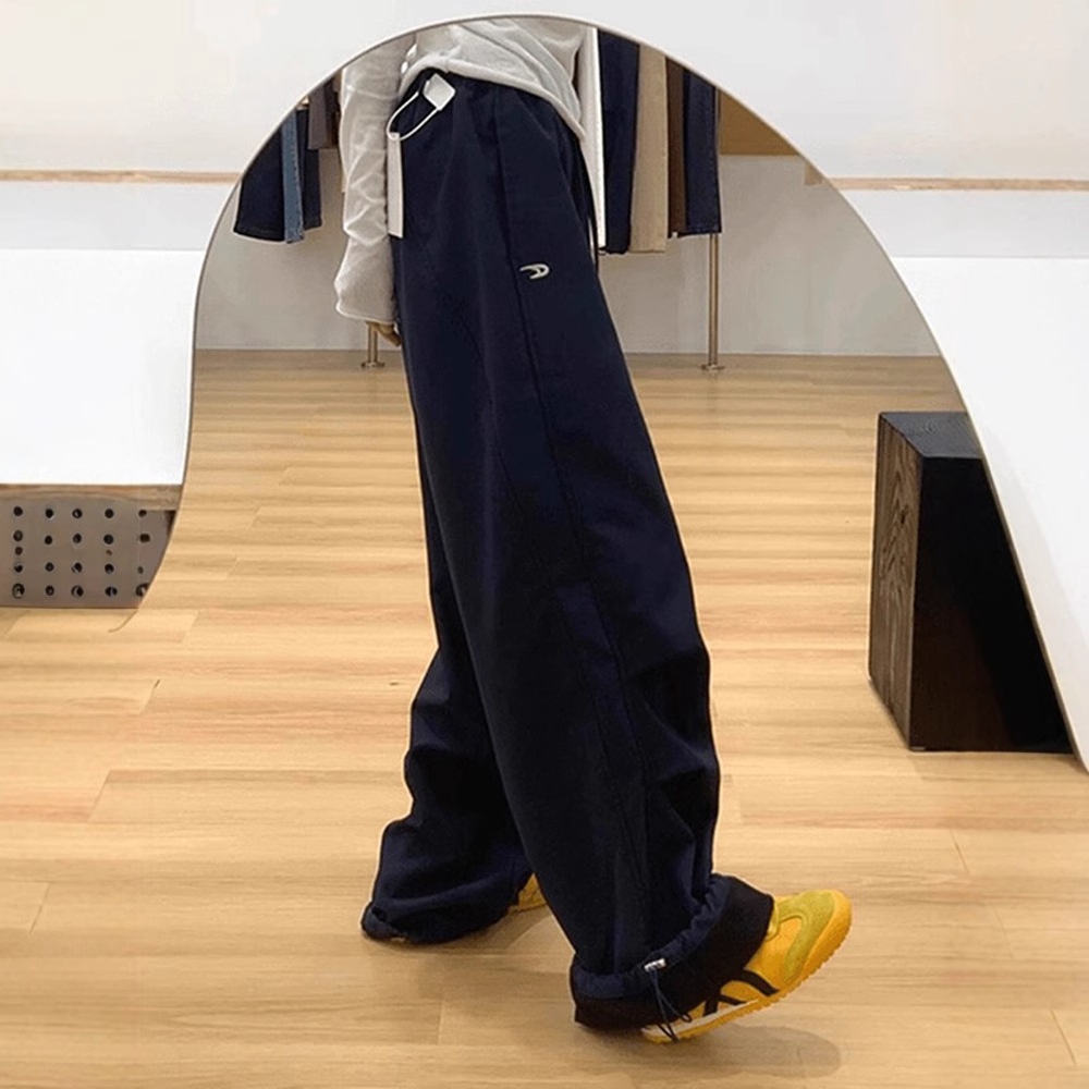 001 Marineblaue, wasserdichte, fleecegefütterte Softshell-Herrenhose für Herbst und Winter, geeignet für Outdoor-Aktivitäten wie Wandern und Skifahren im amerikanischen Fallschirmjäger-Stil_voghion.com