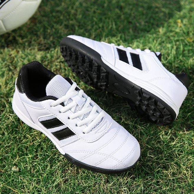 ShoeGlobe New With Studs For Children, Turf Soccer Shoes, Elementary School Girls' Flat Non-Slip Breathable Indoor Training Shoes_voghion.com