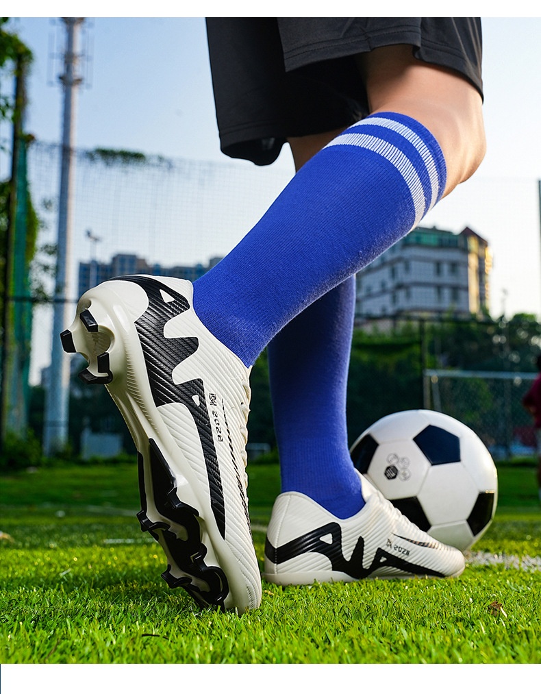 ShoeGlobe New Jinjiang For Men, Women, Teenagers, Children, Students, Long Broken Studs, Professional Training Soccer Shoes_voghion.com