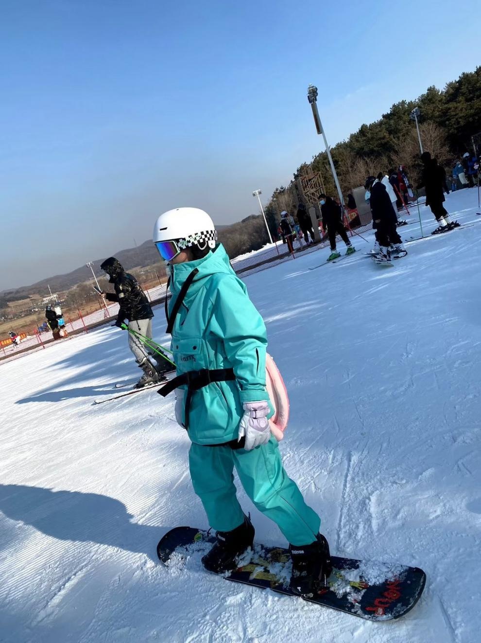 001 Verstellbarer warmer Outdoor-Sporthelm für Erwachsene, Kinder-Snowboard- und Skihelm_voghion.com