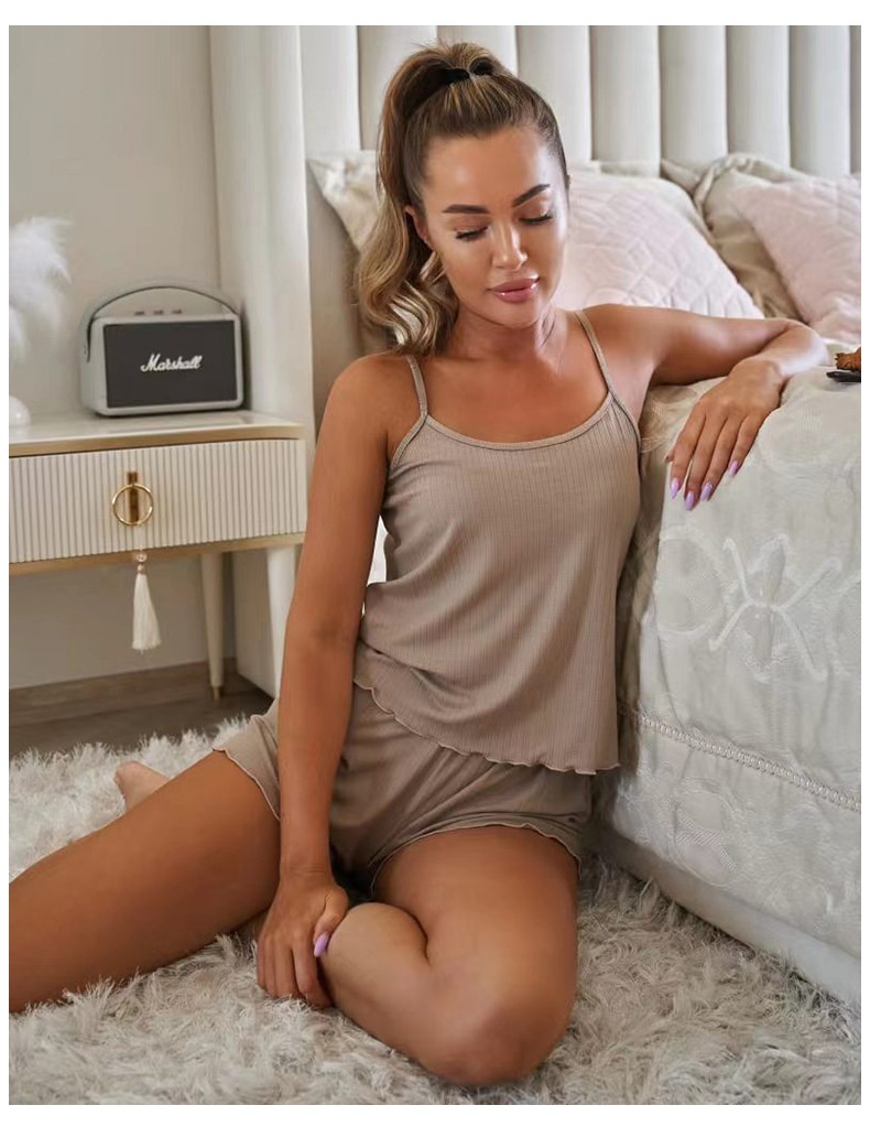 ChicShe Autumn And Summer Homewear Pajamas For Women Plus Size Two-Piece Solid Color Simple Breathable Loose Strap Shorts Set_voghion.com