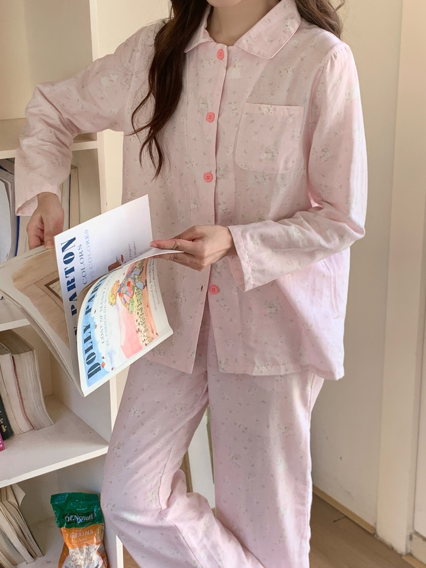 ChicShe CCTV Broadcast Classe A Pigiama a doppio strato Abbigliamento da casa in garza di puro cotone Pantaloni lunghi a maniche lunghe Ragazza carina_voghion.com