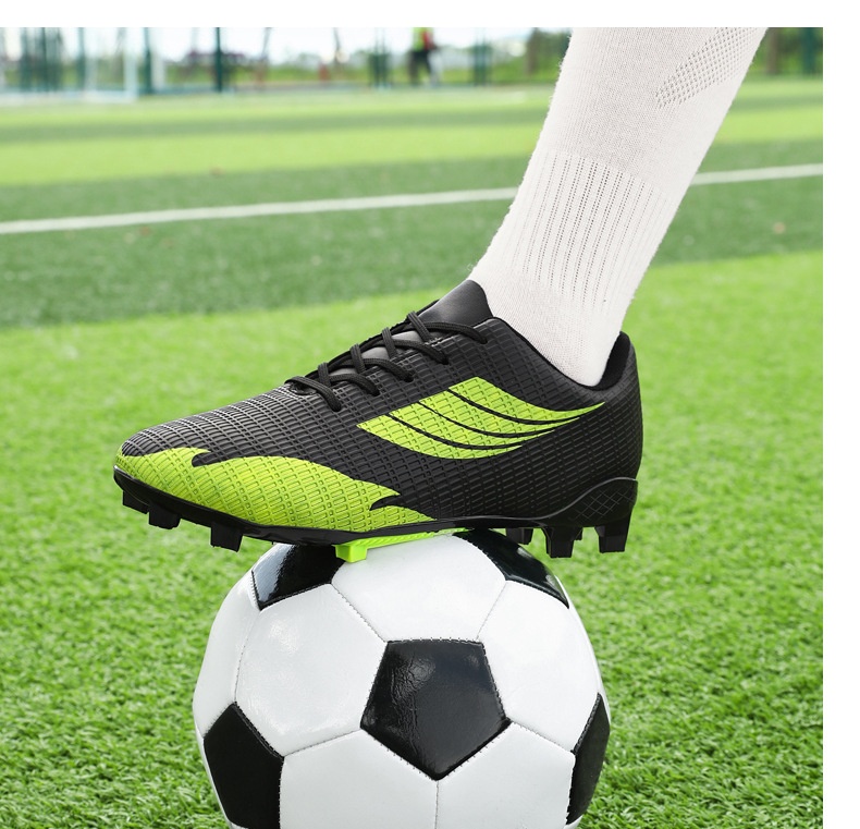 ShoeGlobe Scarpe da calcio basse corte da allenamento in pelle con superficie chiodata e antiscivolo per ragazzi e ragazze_voghion.com