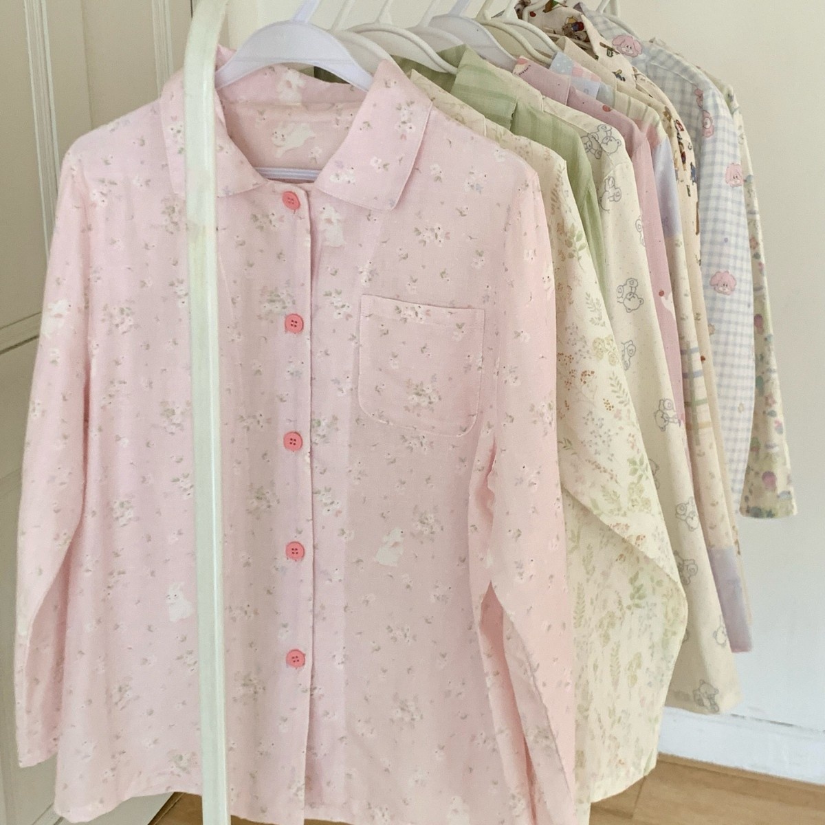 ChicShe CCTV Broadcast Classe A Pigiama a doppio strato Abbigliamento da casa in garza di puro cotone Pantaloni lunghi a maniche lunghe Ragazza carina_voghion.com