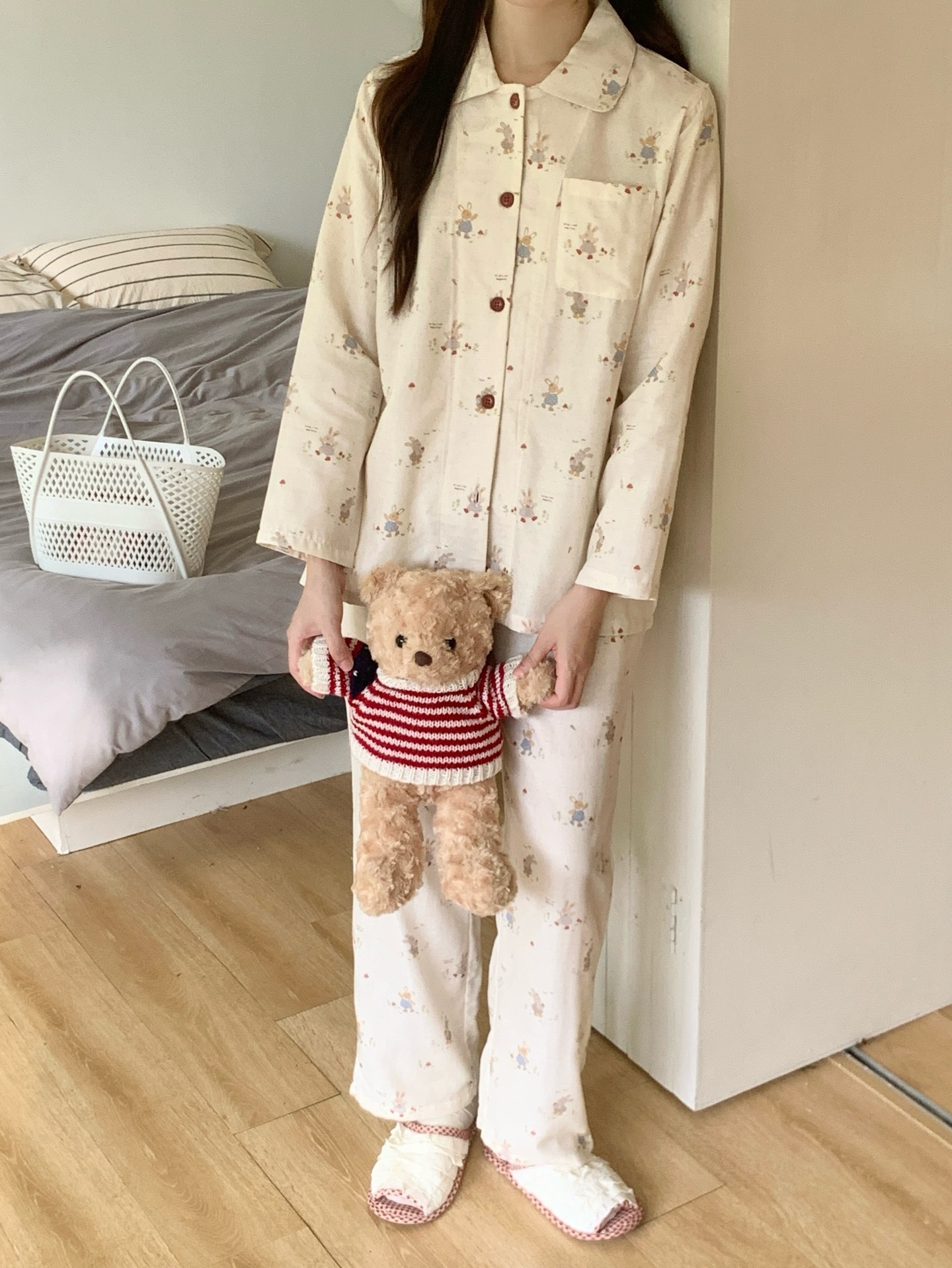 ChicShe CCTV Broadcast Classe A Pigiama a doppio strato Abbigliamento da casa in garza di puro cotone Pantaloni lunghi a maniche lunghe Ragazza carina_voghion.com