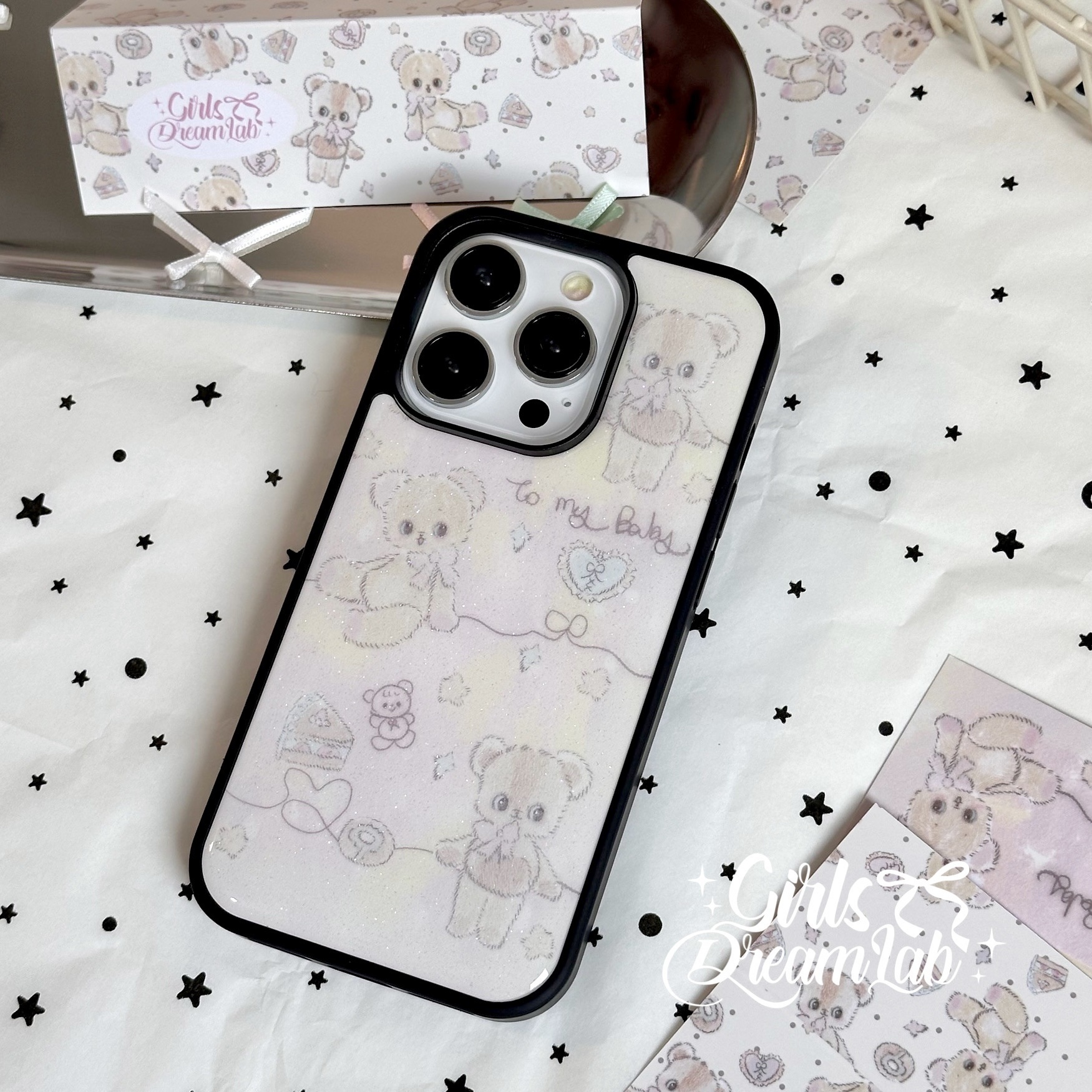 TechGlobe Original Cream Series Plüschbär, Epoxidharz, schwarzer Rahmen, rosa-blaue, niedliche Handyhülle mit großem Loch für iPhone_voghion.com