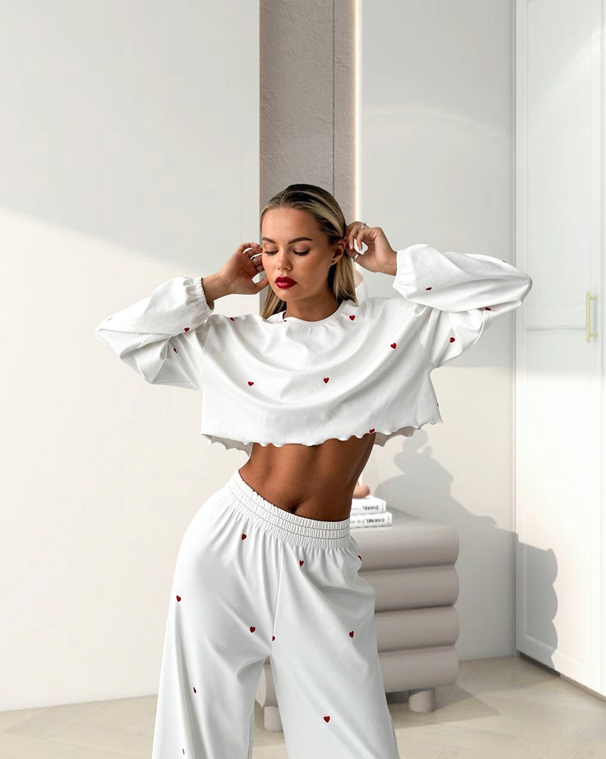 ChicShe 2025 Europäische und amerikanische Frühlings-Strick-Hausmode für Damen, Herzmuster-Ärmel, lange Hose, lockerer zweiteiliger Pyjama_voghion.com