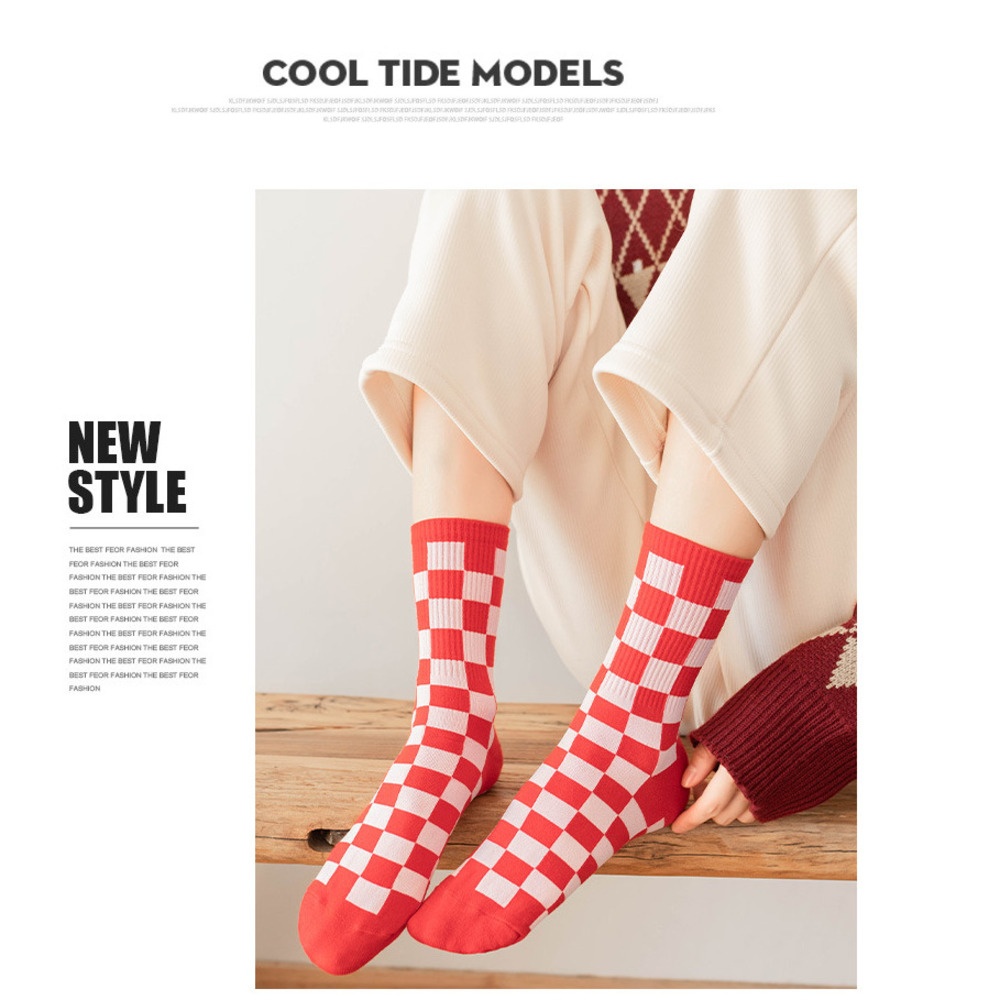 Lillian Socken für Damen, Wadenhoch, im Ins-Stil, Neujahr, Herbst und Winter, Weihnachten, Sternzeichen-Jahr, rote Hochzeitspaarsocken_voghion.com