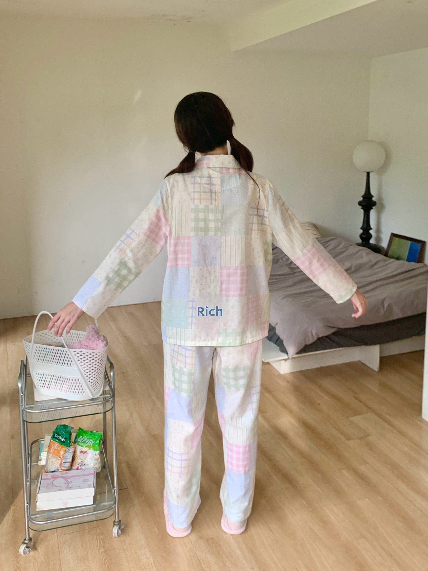 ChicShe CCTV Broadcast Classe A Pigiama a doppio strato Abbigliamento da casa in garza di puro cotone Pantaloni lunghi a maniche lunghe Ragazza carina_voghion.com