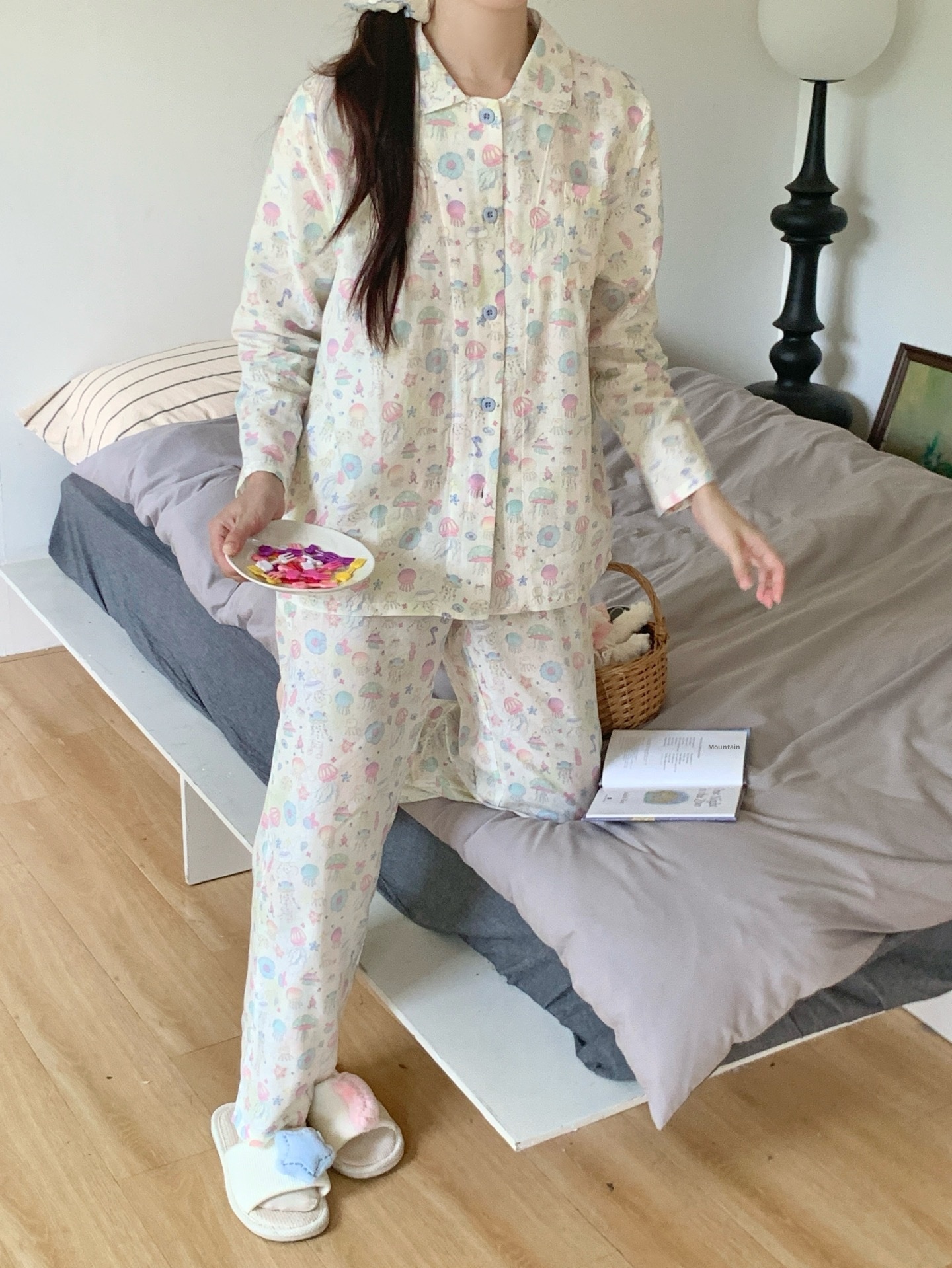 ChicShe CCTV Broadcast Classe A Pigiama a doppio strato Abbigliamento da casa in garza di puro cotone Pantaloni lunghi a maniche lunghe Ragazza carina_voghion.com