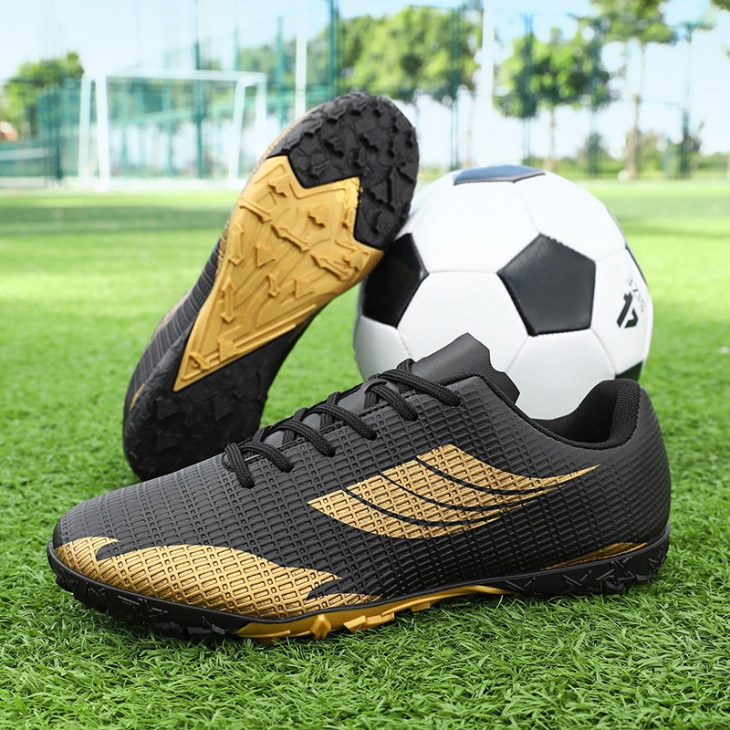 ShoeGlobe Scarpe da calcio basse corte da allenamento in pelle con superficie chiodata e antiscivolo per ragazzi e ragazze_voghion.com