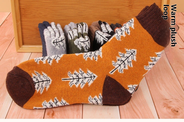 Lillian Autumn Winter Thickened Warm Christmas Tree Terry Women's Heart Deer Rabbit Wool Mid-Calf Maternity Socks Soft_voghion.com