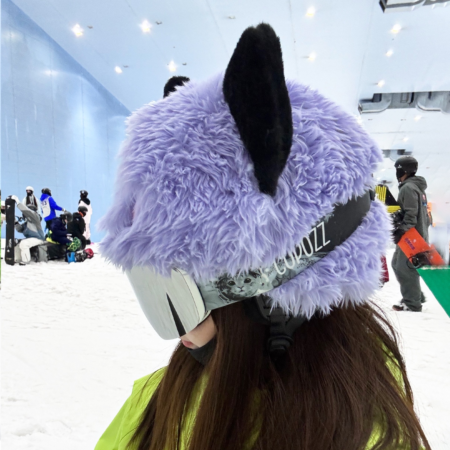 001 Cubre casco de esquí/snowboard cálido de felpa tejida, adelgazante para el rostro, gorro frío con decoración de dibujos animados de monstruo, nuevo estilo invernal_voghion.com