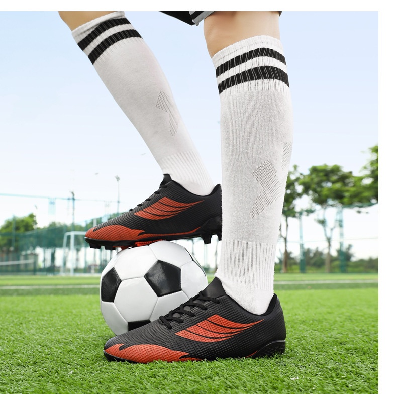 ShoeGlobe Scarpe da calcio basse corte da allenamento in pelle con superficie chiodata e antiscivolo per ragazzi e ragazze_voghion.com