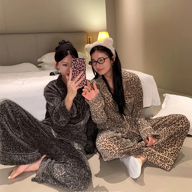 ChicShe De Rong Women's Pajamas Autumn Winter New Leopard Print Cardigan Turn-down Collar Thickened High-end Loose Couple_voghion.com