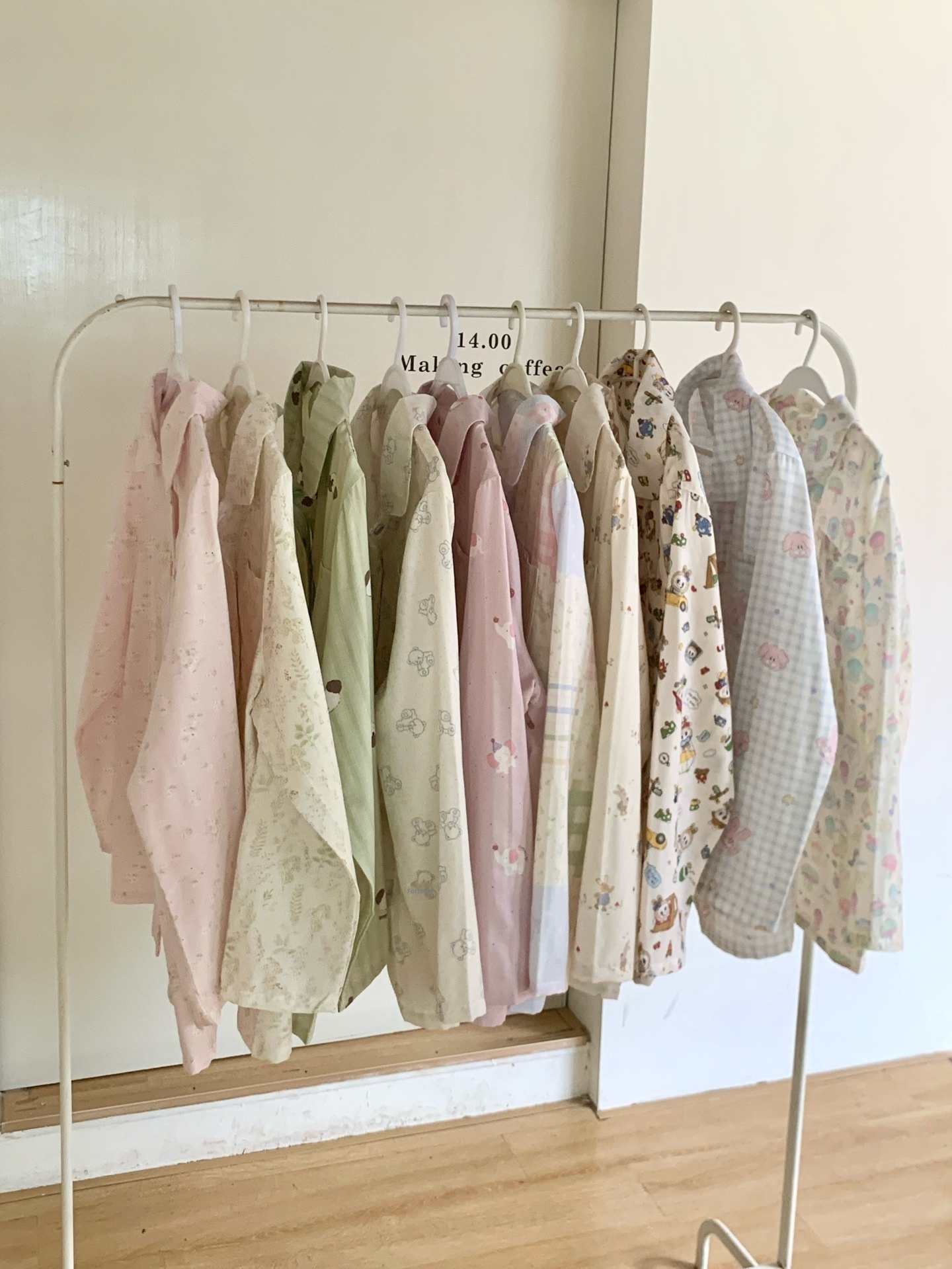 ChicShe CCTV Broadcast Classe A Pigiama a doppio strato Abbigliamento da casa in garza di puro cotone Pantaloni lunghi a maniche lunghe Ragazza carina_voghion.com