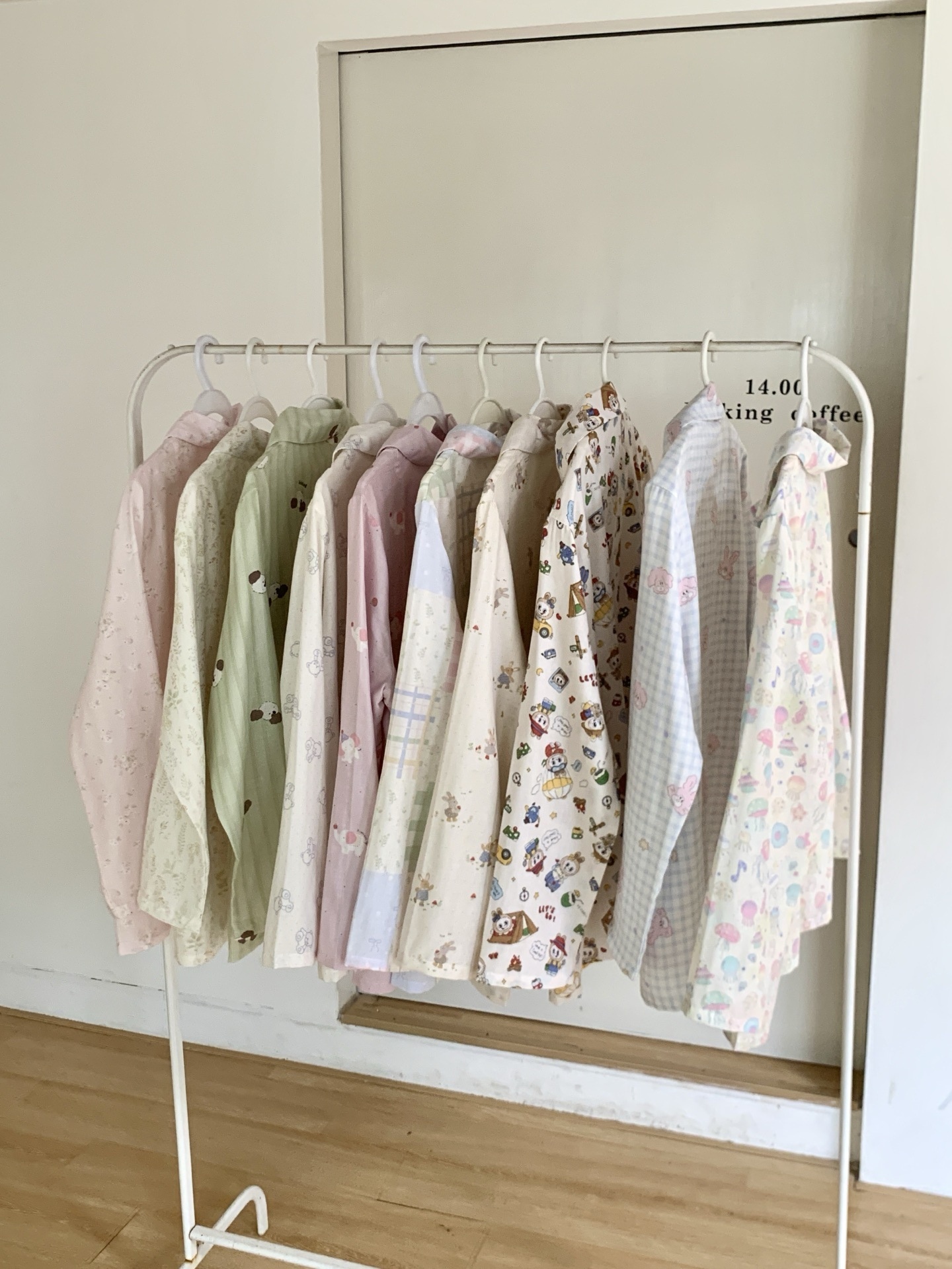 ChicShe CCTV Broadcast Classe A Pigiama a doppio strato Abbigliamento da casa in garza di puro cotone Pantaloni lunghi a maniche lunghe Ragazza carina_voghion.com