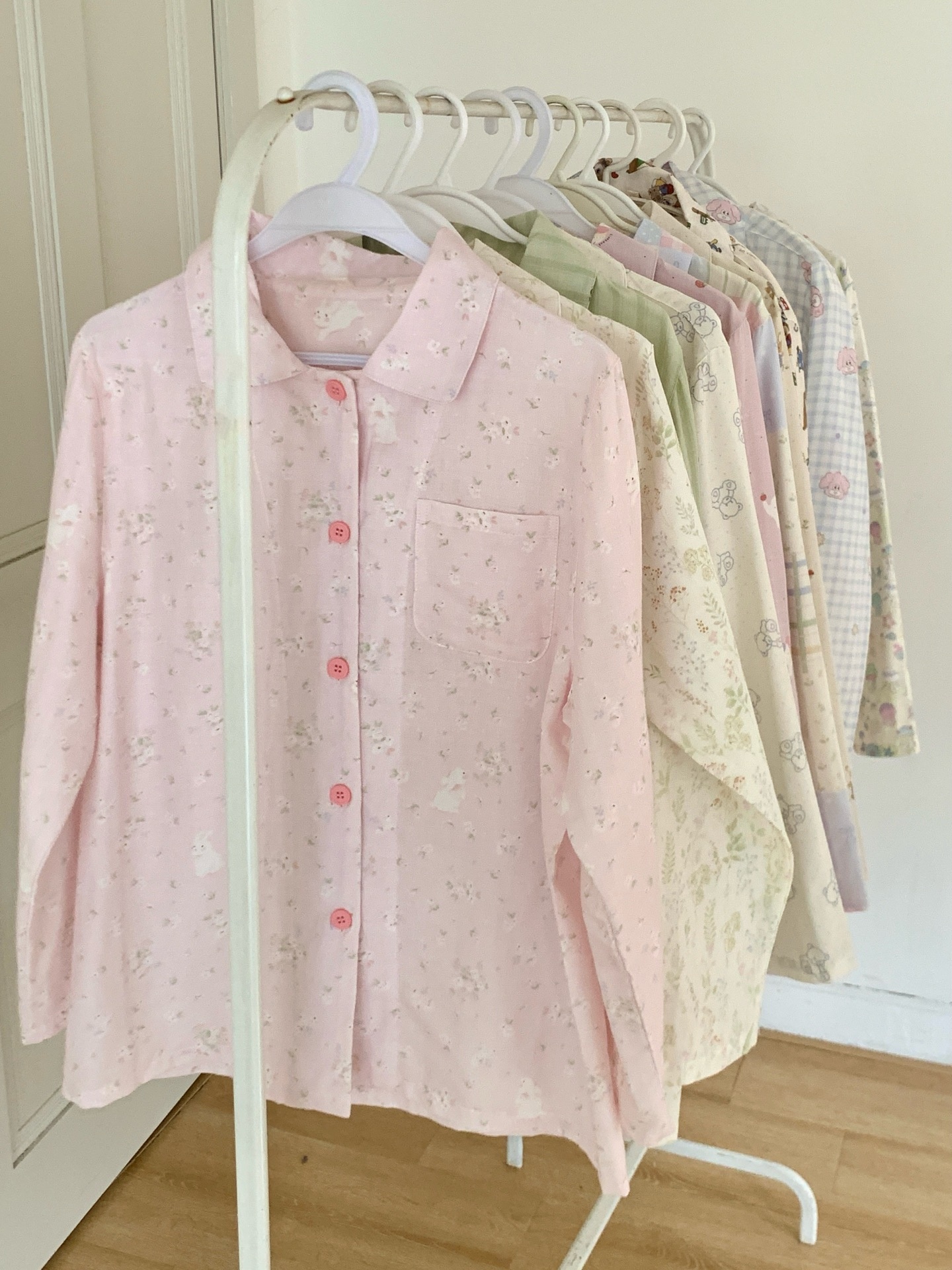 ChicShe CCTV Broadcast Classe A Pigiama a doppio strato Abbigliamento da casa in garza di puro cotone Pantaloni lunghi a maniche lunghe Ragazza carina_voghion.com