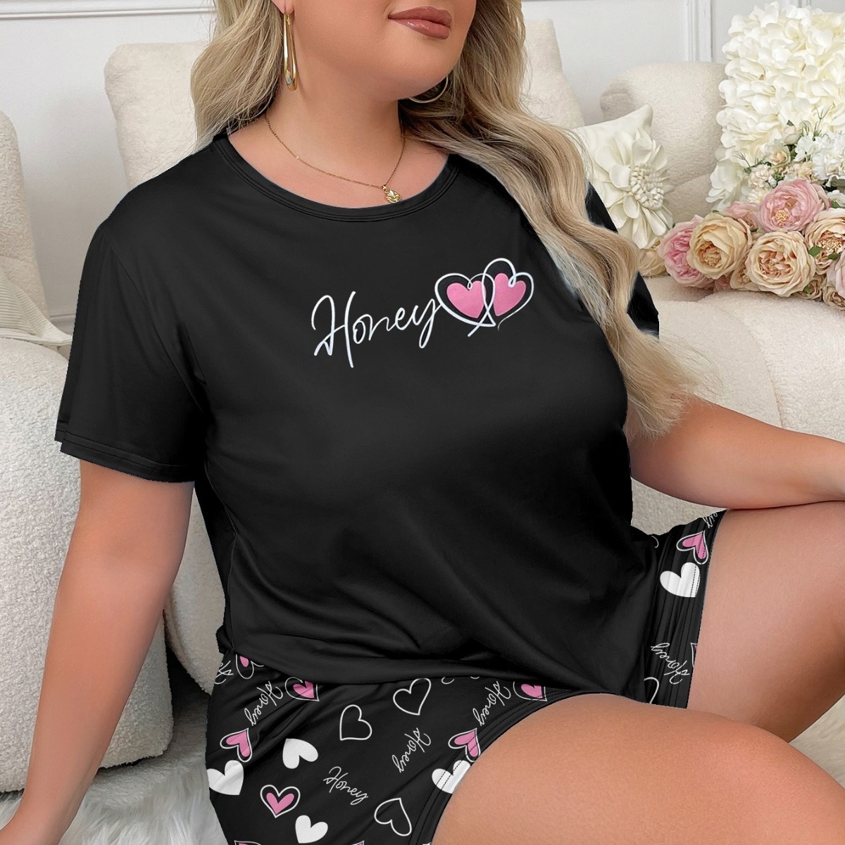 Pigiama ChicShe in seta di latte con stampa a cuore, comodo e casual, con maglietta corta e pantaloncini, stile europeo e americano, transfrontaliero_voghion.com