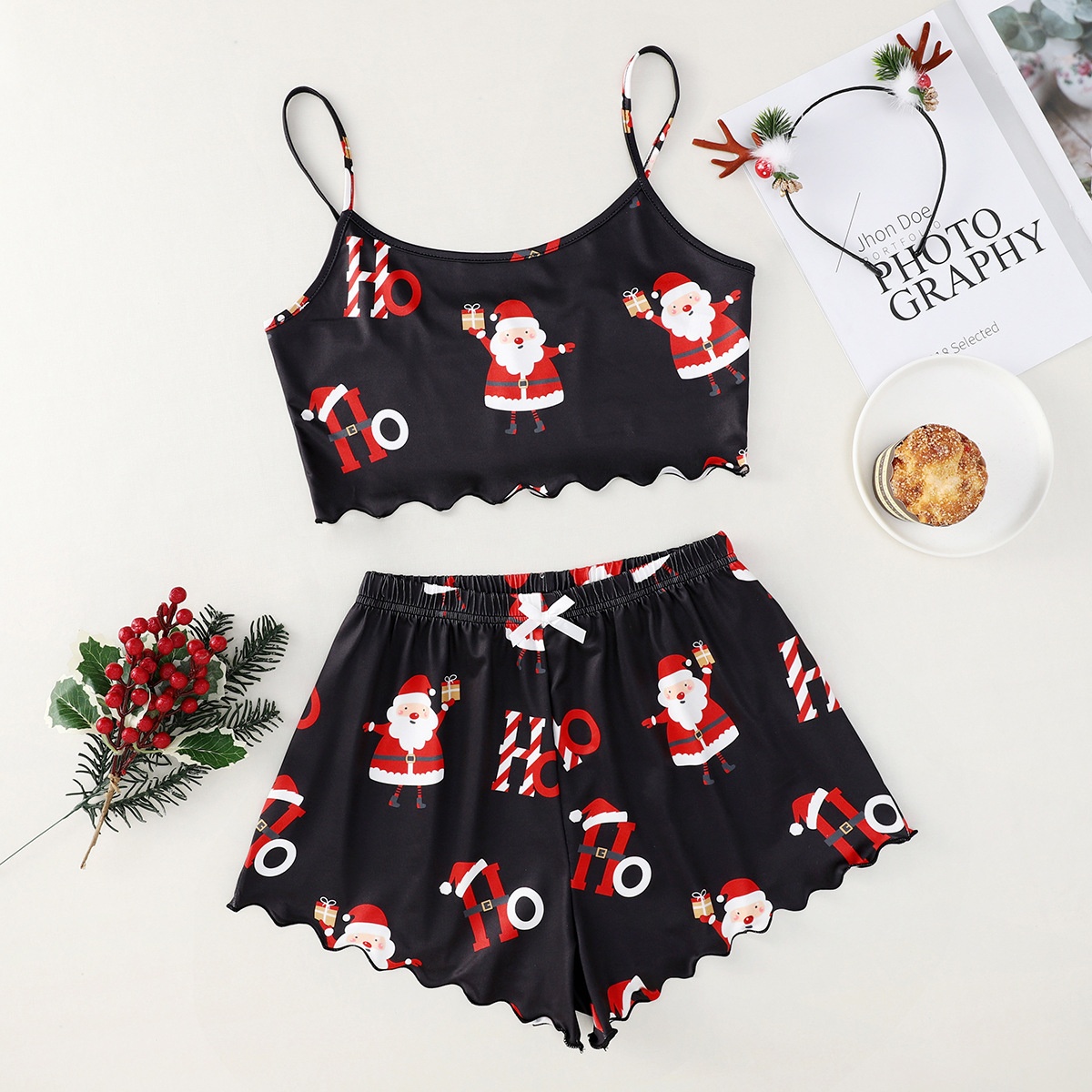 ChicShe Christmas European And American Style Thin Pajamas Simple Casual Strap Sleeveless Vest Shorts Milk Silk Two-Piece_voghion.com