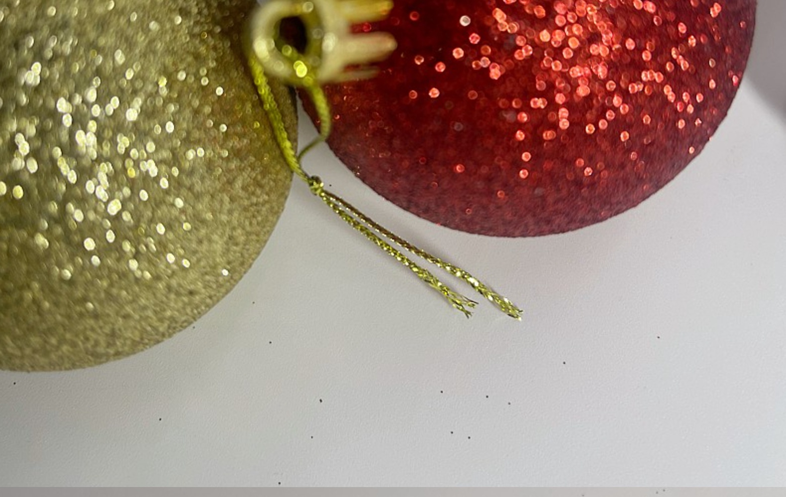 Boules décoratives de Noël en plastique pailleté en vrac, 3/4/5/6/8 cm, pour fêtes et festivals, de Lillian Factory Direct Supply_voghion.com