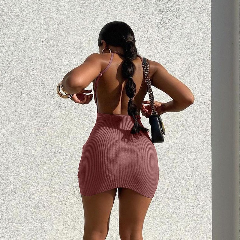 ChicShe Collection Printemps 2025 - Robe moulante sexy à bretelles, couleur unie, coupe slim, en maille, vente en gros_voghion.com