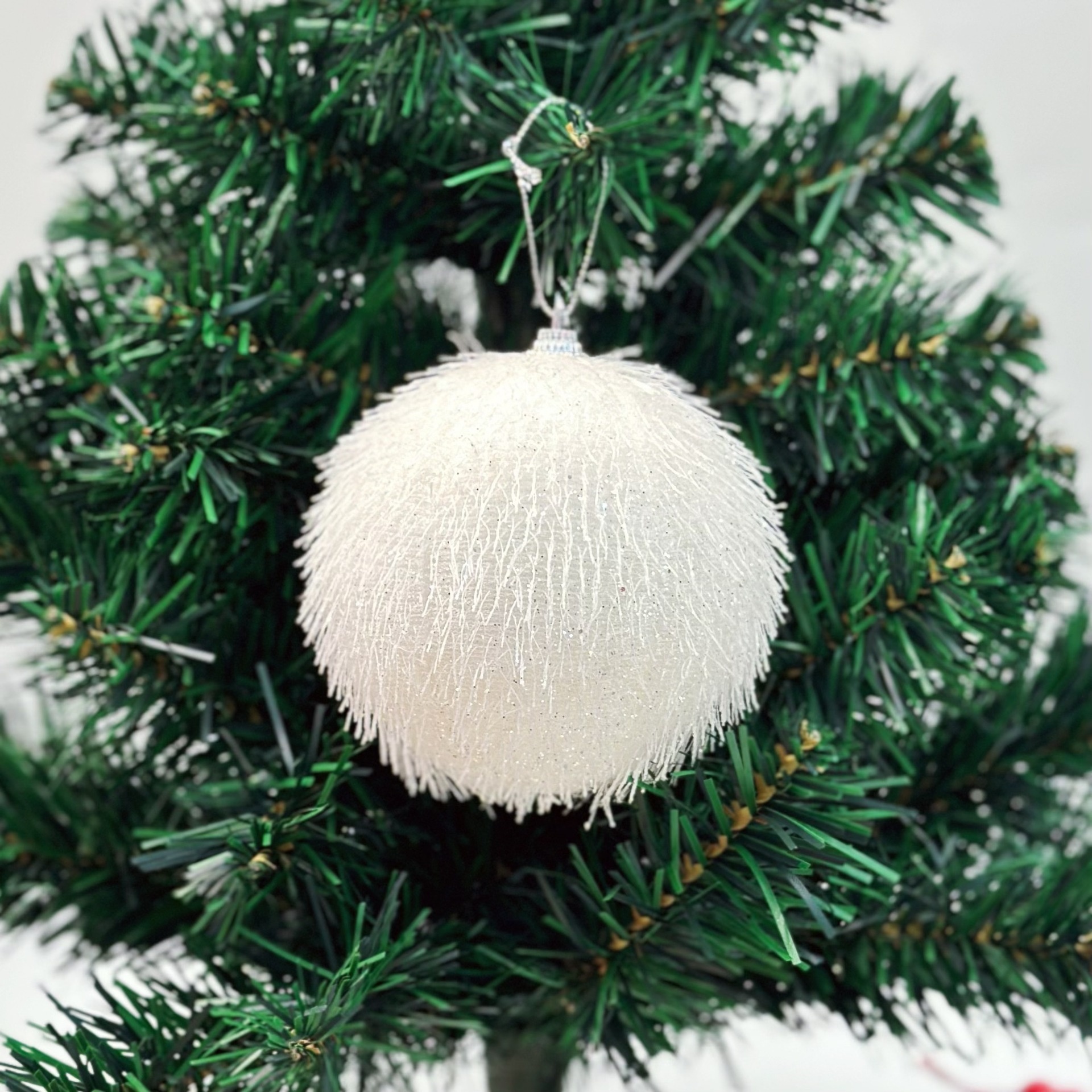 Lillian Cross-Border Foam Atmosphere Fluffy Ball White Christmas Tree Sticky Powder Decoration Petal_voghion.com