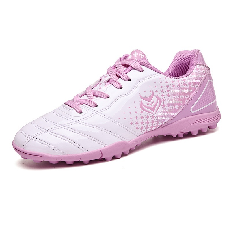 Zapatillas de entrenamiento de fútbol para mujer, estilo coreano, con tachuelas, para niños y niñas, de ShoeGlobe Wholesale. Disponibles en color rosa._voghion.com