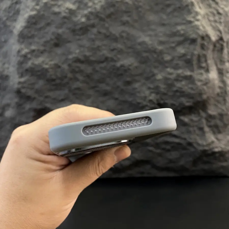 Custodia protettiva opaca TechGlobe compatibile con iPhone 16 con obiettivo in metallo e supporto girevole magnetico a 360° per iPhone 15 Pro_voghion.com