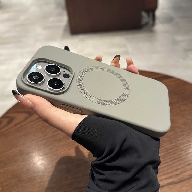 Étui de téléphone TechGlobe compatible avec iPhone 17 Pro Max, chargement magnétique liquide, en silicone avec large ouverture, protection antichoc 14 pouces_voghion.com