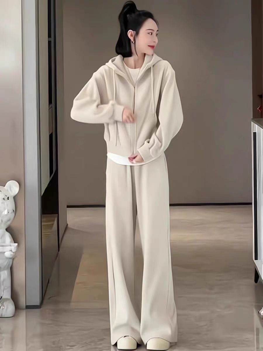 ChicShe European Station Autumn Women's Fashion New Plus Size Loose Hooded Cardigan Fashionable Sweet And Spicy Commuting Outfit_voghion.com