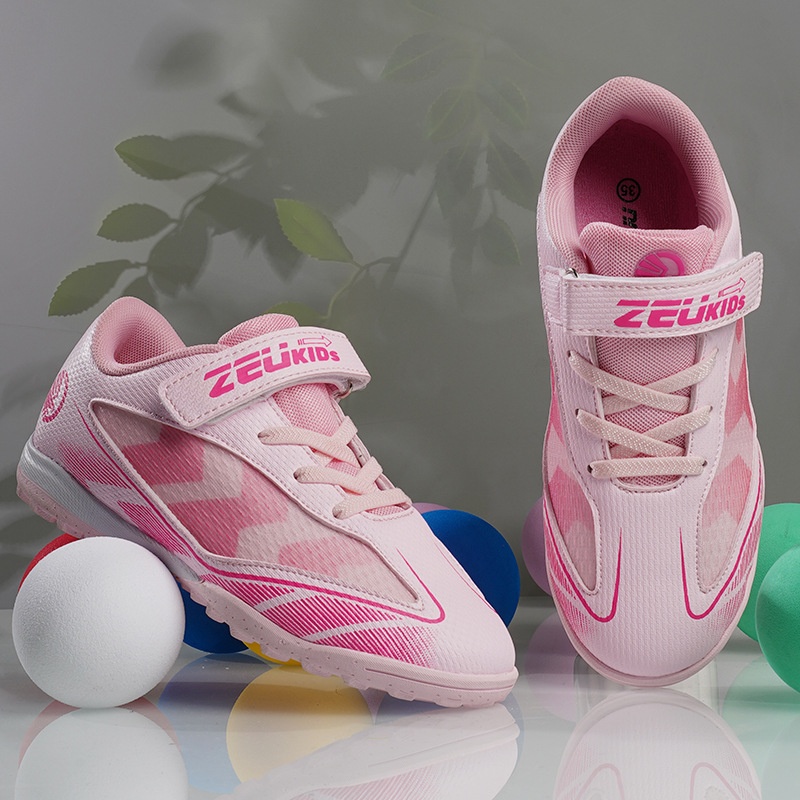 ShoeGlobe Summer Mesh Breathable Sweat-Absorbing Children's Low-Cut Studded Wear-Resistant Boys And Girls Non-Slip Soccer Shoes_voghion.com