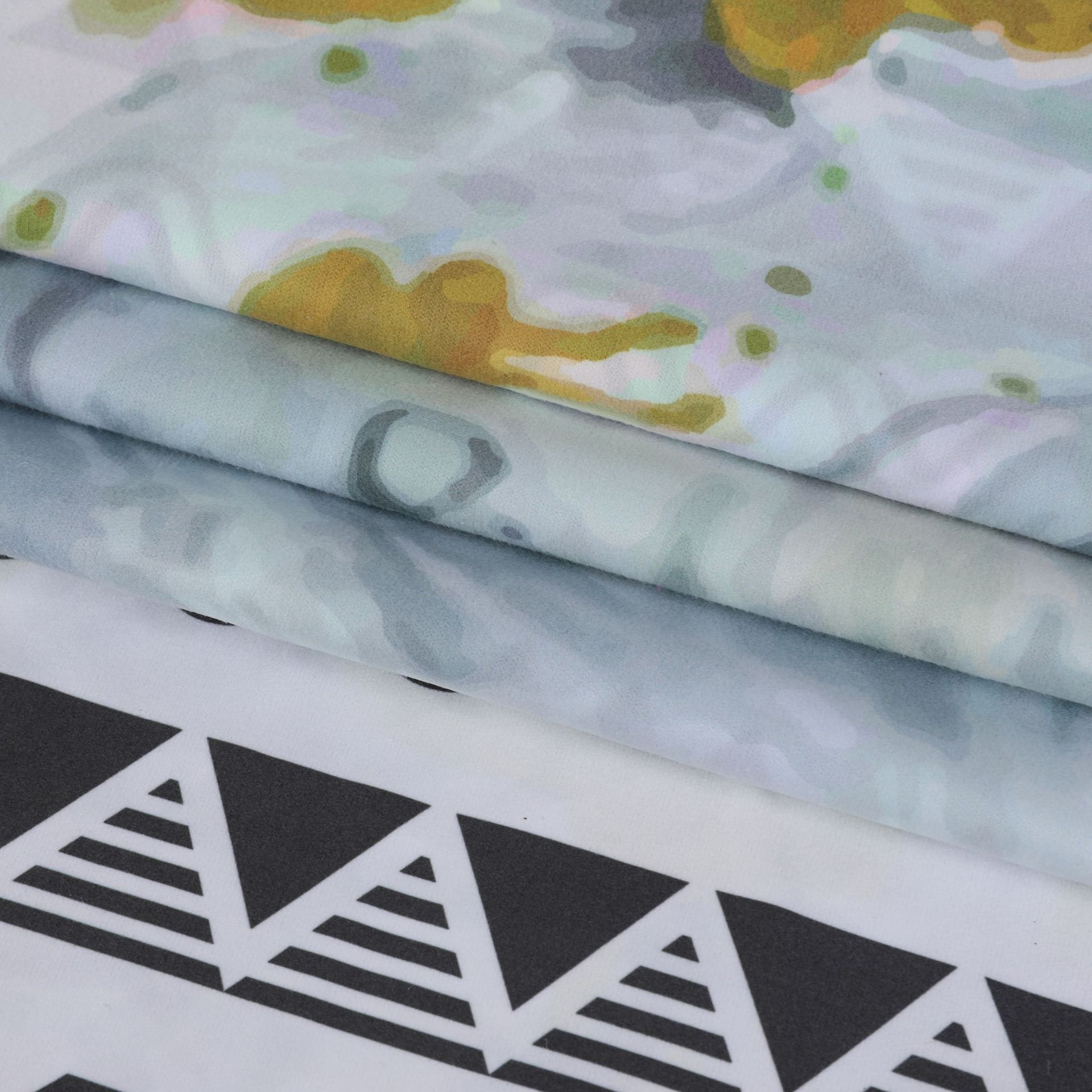 Lillian Doppelseitiges Fleece-Mikrofaser-Strandhandtuch, Sport-, Schwimm- und Badehandtuch, schnelltrocknend, bedrucktes Design_voghion.com