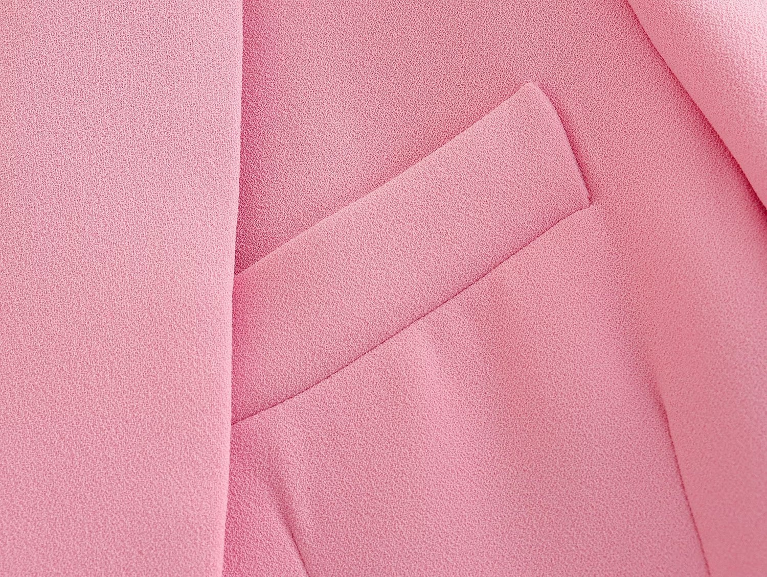 ChicShe 2023 Nuovo set da donna europeo e americano con blazer con colletto e pantaloni lunghi larghi a vita alta 2729187_voghion.com