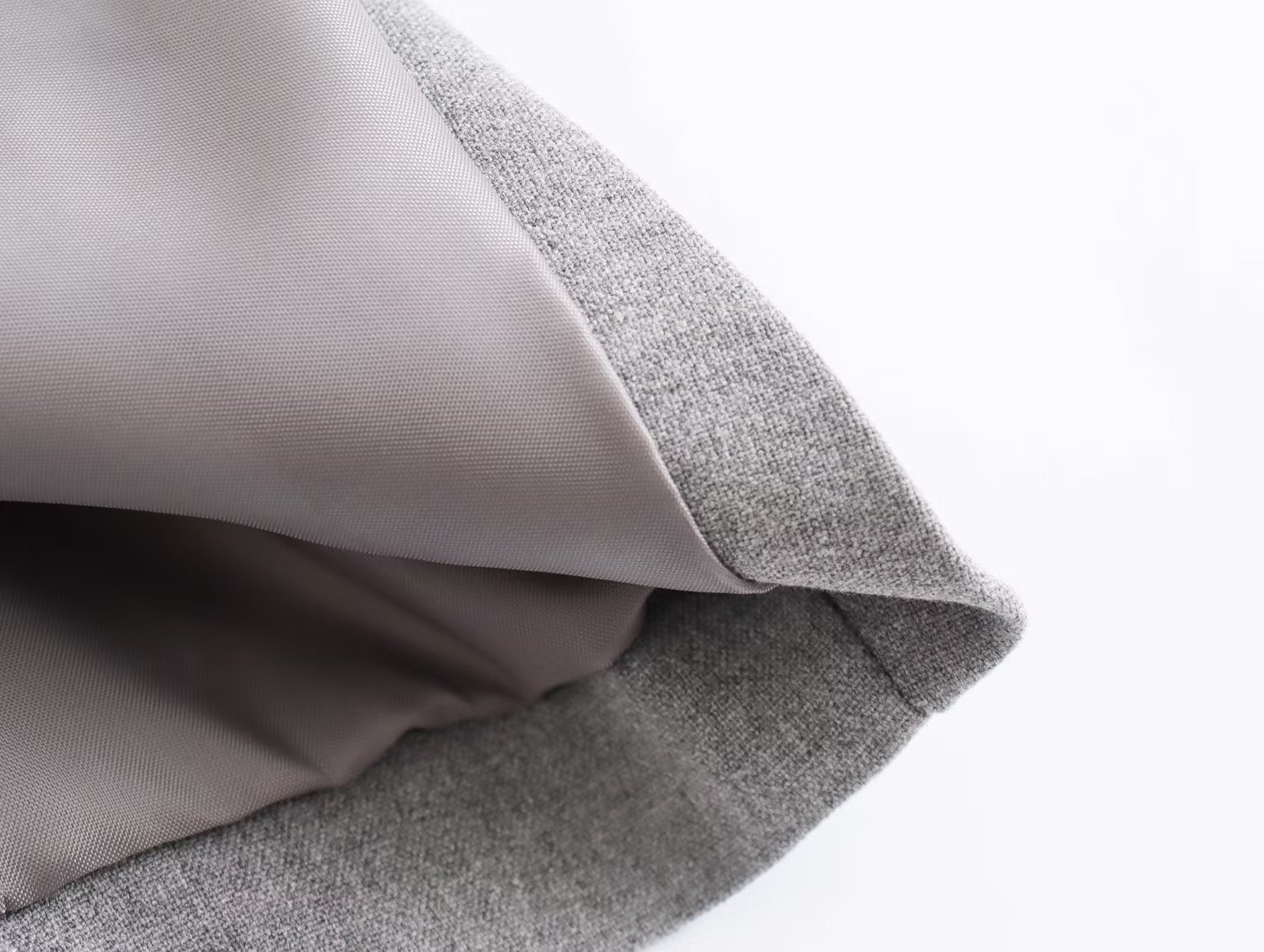 ChicShe 7893-Autumn New Women's Fashion European And American Style V-neck Sleeveless Vest + Casual Suit Shorts Set For Women_voghion.com