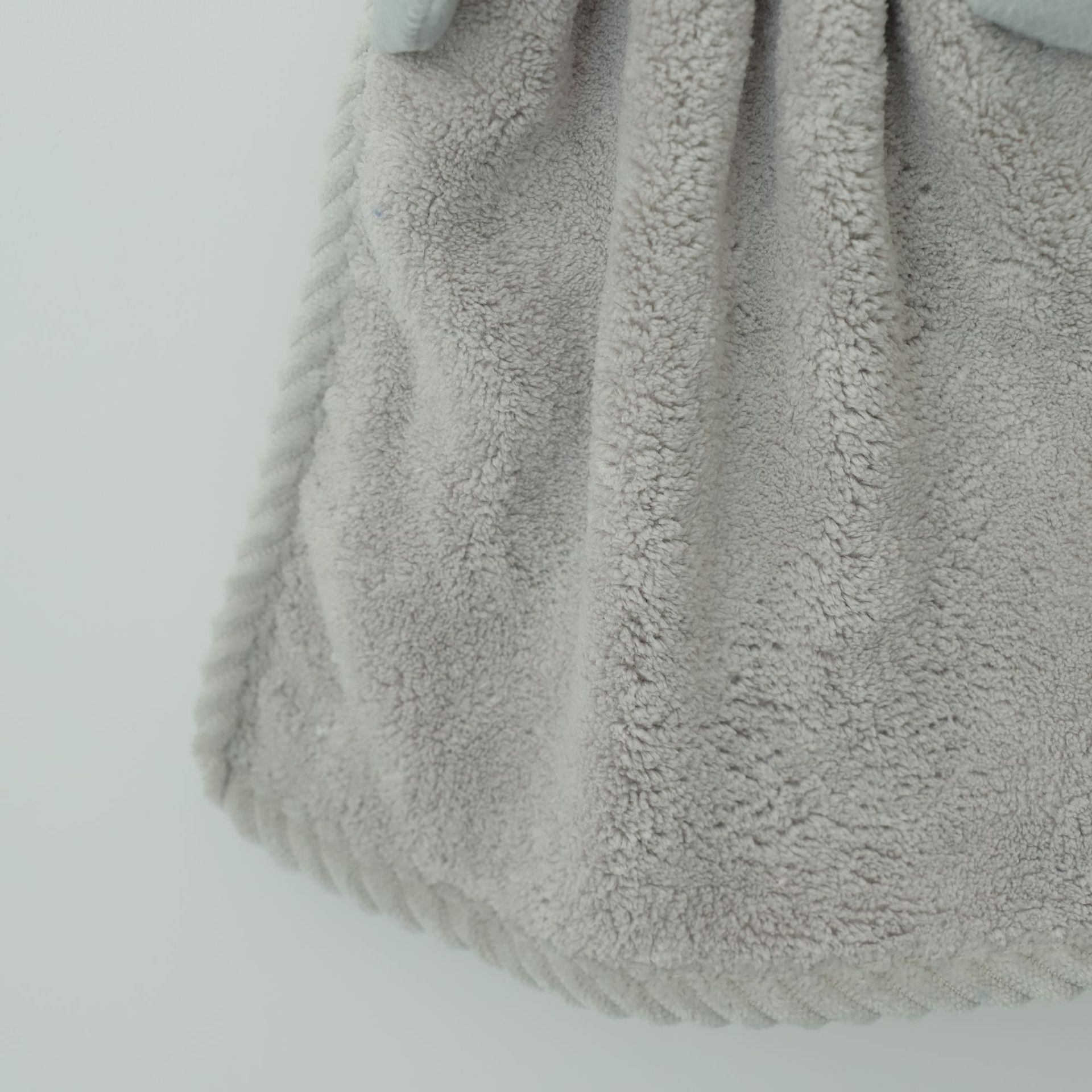 Lillian Super Absorbent Hanging Thickened Cute Korean Pure Cotton Small Square Towel Bathroom Hand Cloth_voghion.com