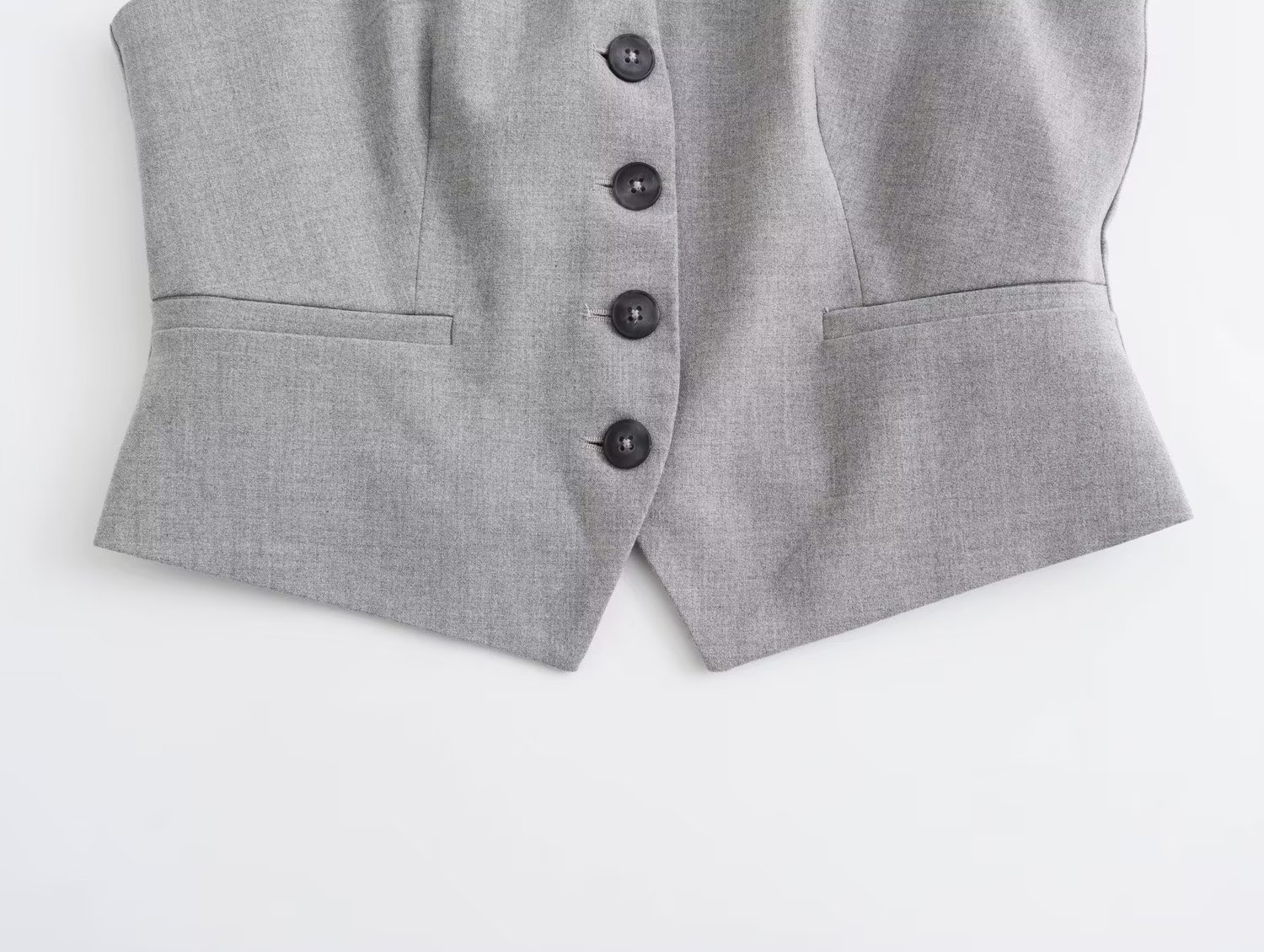 ChicShe 7893-Autumn New Women's Fashion European And American Style V-neck Sleeveless Vest + Casual Suit Shorts Set For Women_voghion.com