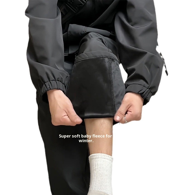 Pantalon softshell imperméable et décontracté pour homme, couleur unie, style américain, idéal pour le printemps et l'automne, avec une touche fonctionnelle et un esprit randonnée._voghion.com