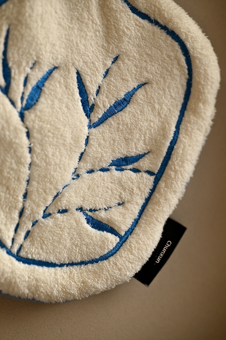 Lillian New Chinese Style Bathroom Towel Hanging Kitchen Absorbent Thickened Quick-Dry Odorless Hand Cloth Coral Fleece_voghion.com