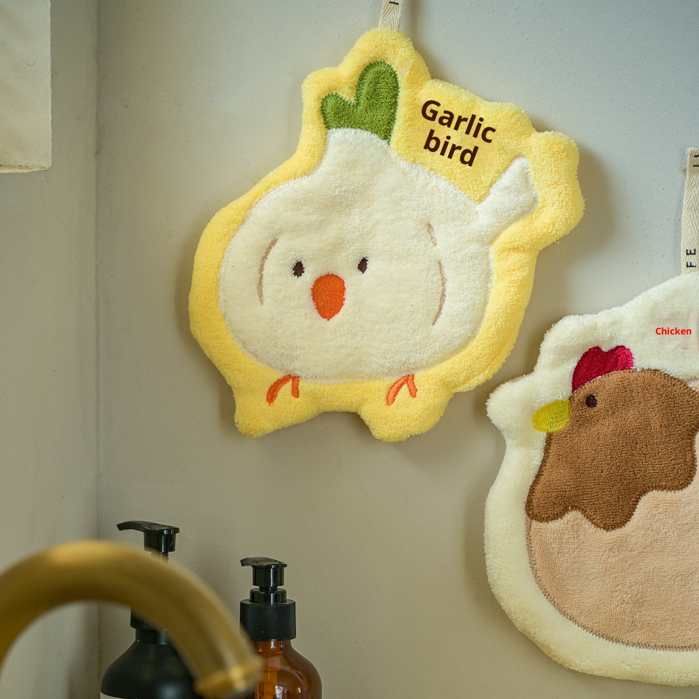 Lillian Custom Cute Pet Hand Hanging Chenille Kitchen Bathroom Coral Fleece Absorbent Cartoon Towel_voghion.com