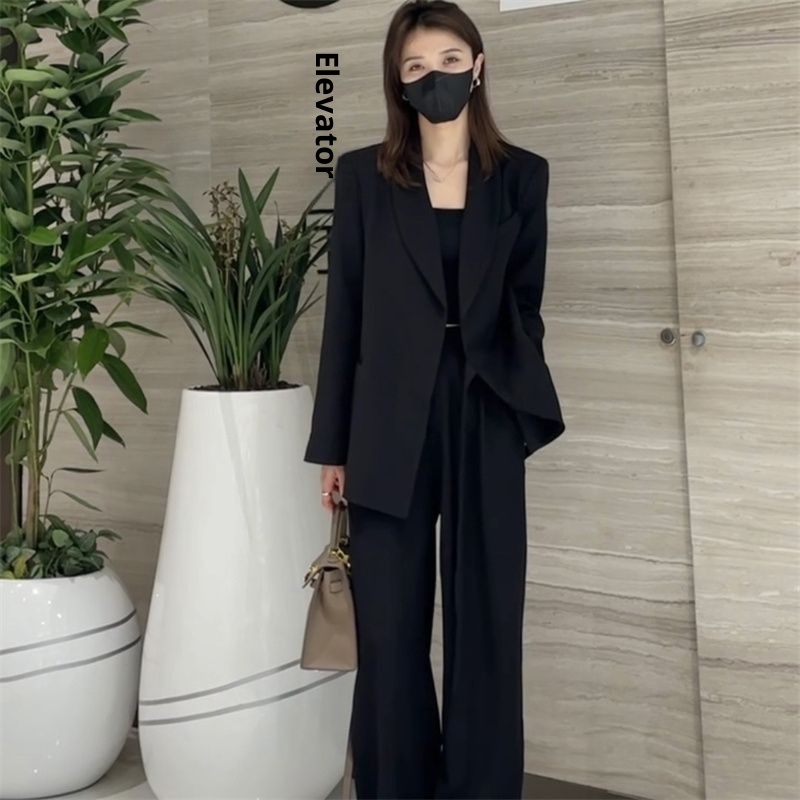 Ensemble deux pièces élégant et raffiné pour femme, collection printemps 2024, style coréen déesse. Veste blazer et pantalon décontractés._voghion.com