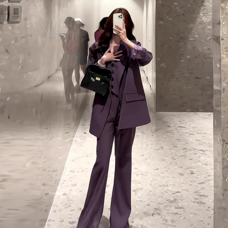 ragazza Ragazza In Stock#2025 Autunno Nuovo Abito Viola Uva Per Donna Giacca Blazer Oversize Pantaloni Svasati Set Tre Pezzi_voghion.com