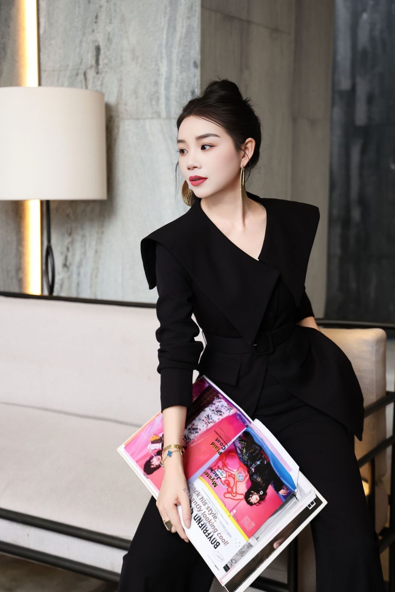 ragazza Ragazza 2025 Elegante abito professionale elegante da donna mondana matura Design Sse Niche Scialle Cravatta Blazer Pantaloni a gamba larga Set due pezzi per_voghion.com