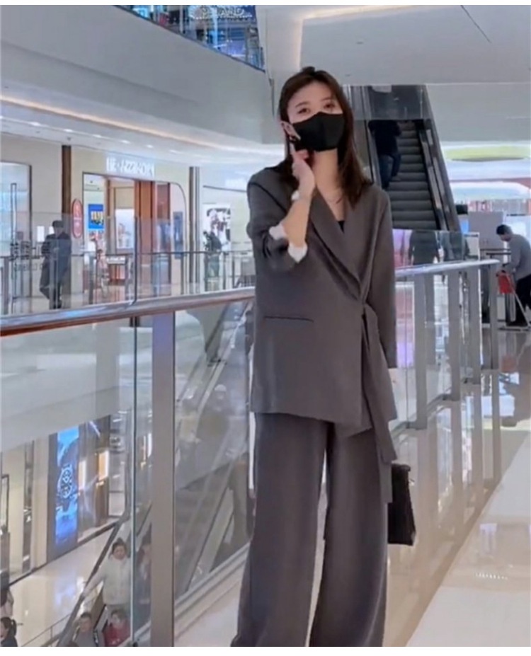 Ensemble deux pièces élégant et raffiné pour femme, collection printemps 2024, style coréen déesse. Veste blazer et pantalon décontractés._voghion.com