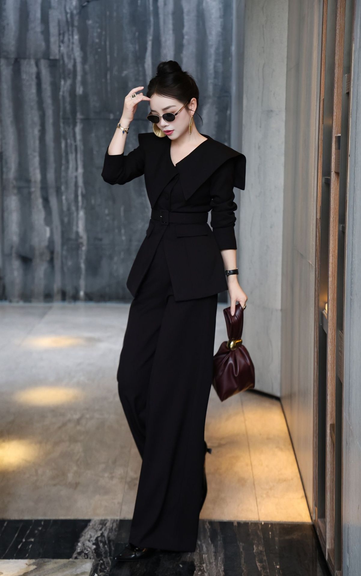 ragazza Ragazza 2025 Elegante abito professionale elegante da donna mondana matura Design Sse Niche Scialle Cravatta Blazer Pantaloni a gamba larga Set due pezzi per_voghion.com