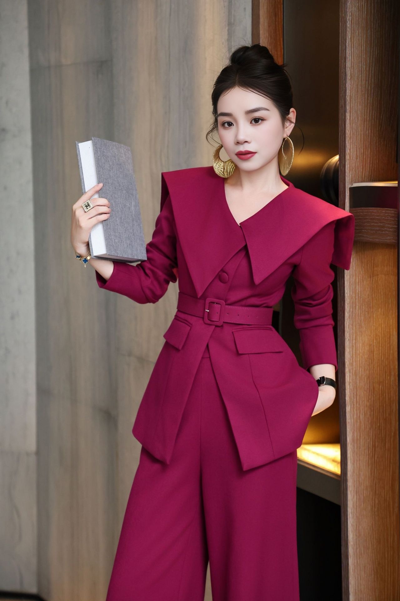 ragazza Ragazza 2025 Elegante abito professionale elegante da donna mondana matura Design Sse Niche Scialle Cravatta Blazer Pantaloni a gamba larga Set due pezzi per_voghion.com