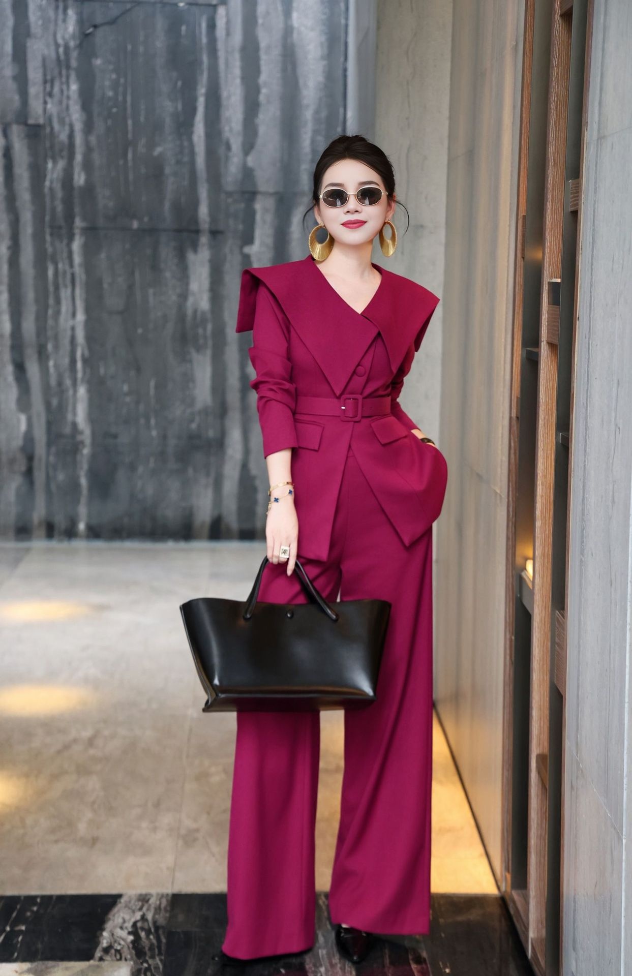 ragazza Ragazza 2025 Elegante abito professionale elegante da donna mondana matura Design Sse Niche Scialle Cravatta Blazer Pantaloni a gamba larga Set due pezzi per_voghion.com